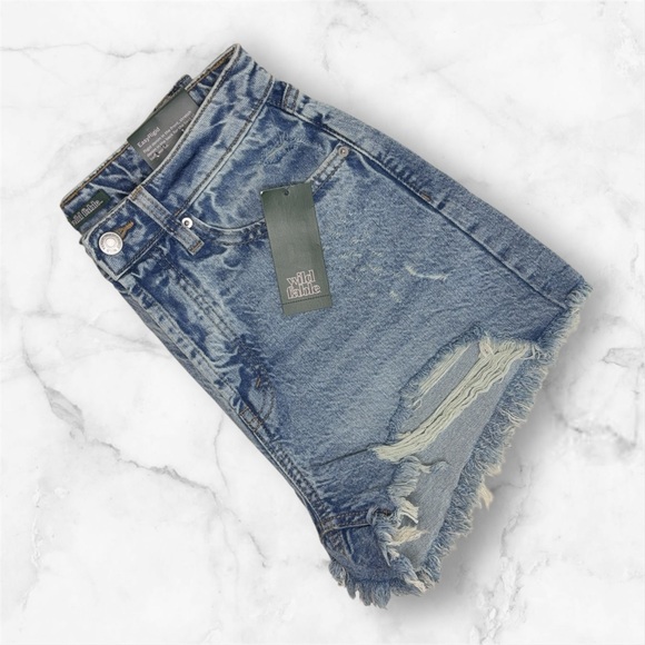 High-Rise Distressed Denim Shorts: Size 6 - Picture 2 of 4